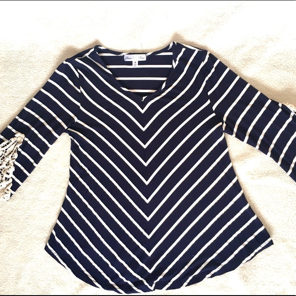 Stem & Vine Women’s NavyStriped Blouse wit…